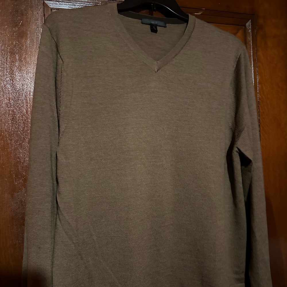 Men's Apt 9 Merino Wool V Neck Sweater. Size XL